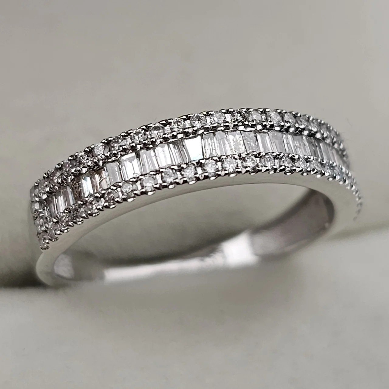 Кольцо Deimantas 109857604 18р 2,6гр 0,60ct. купить,NaN