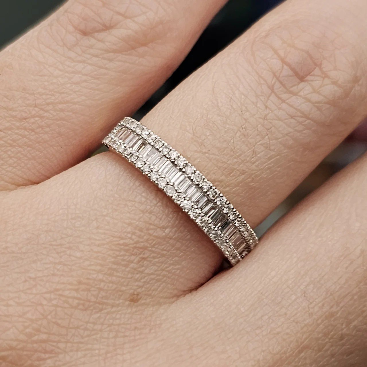 Кольцо Deimantas 109857604 18р 2,6гр 0,60ct. купить,NaN