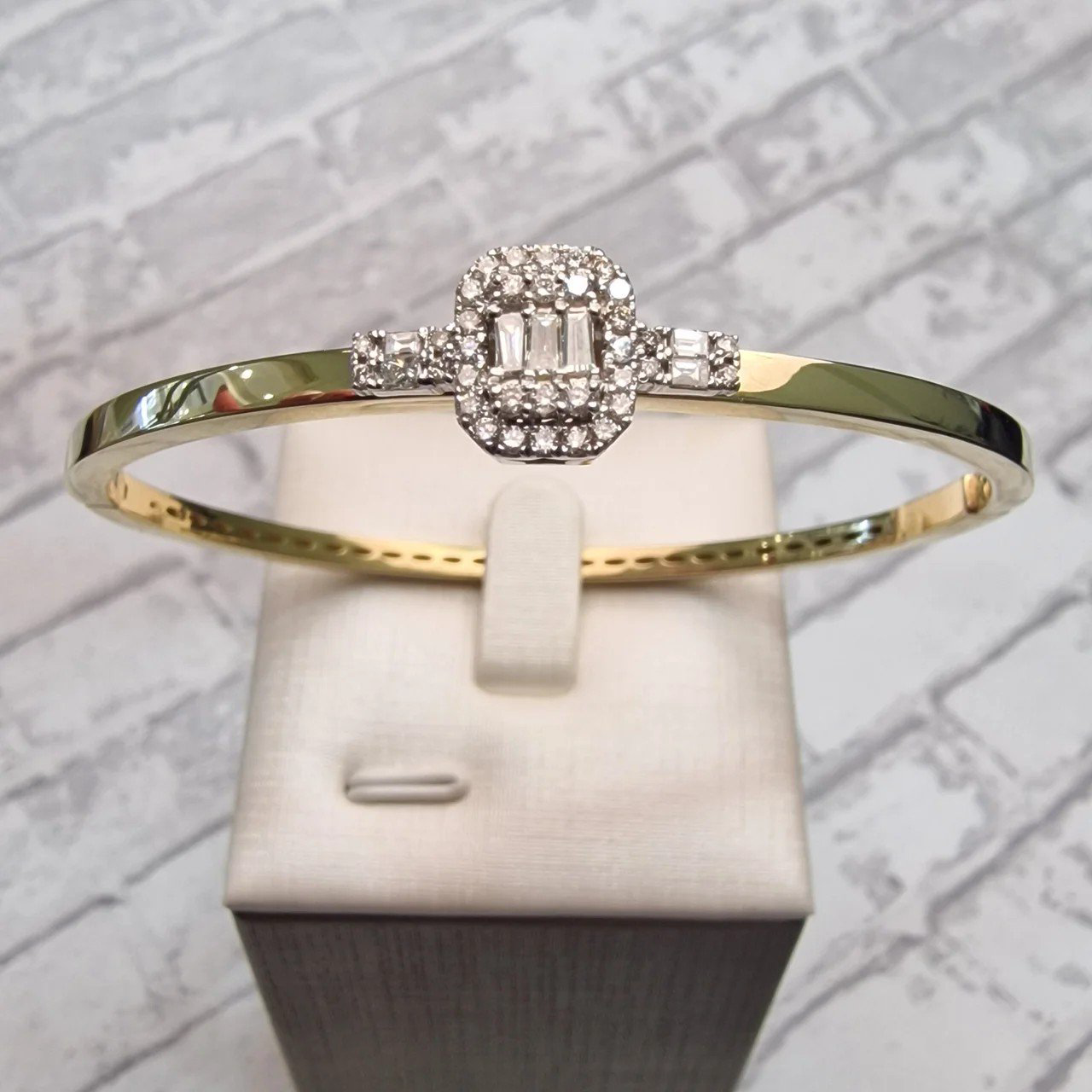 Браслет Deimantas 109858109 17р 13,22гр 0,58ct. купить,NaN