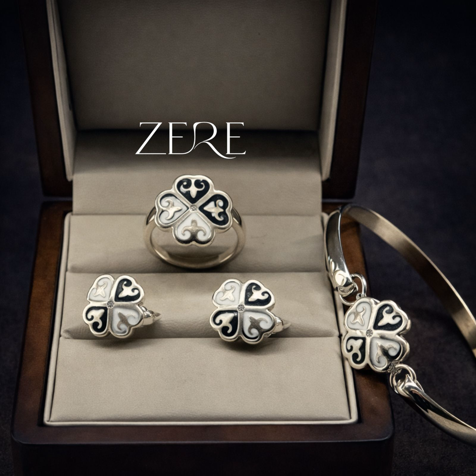 Комплект Zere ZR080422 серебро 20.52гр 18р купить,100850