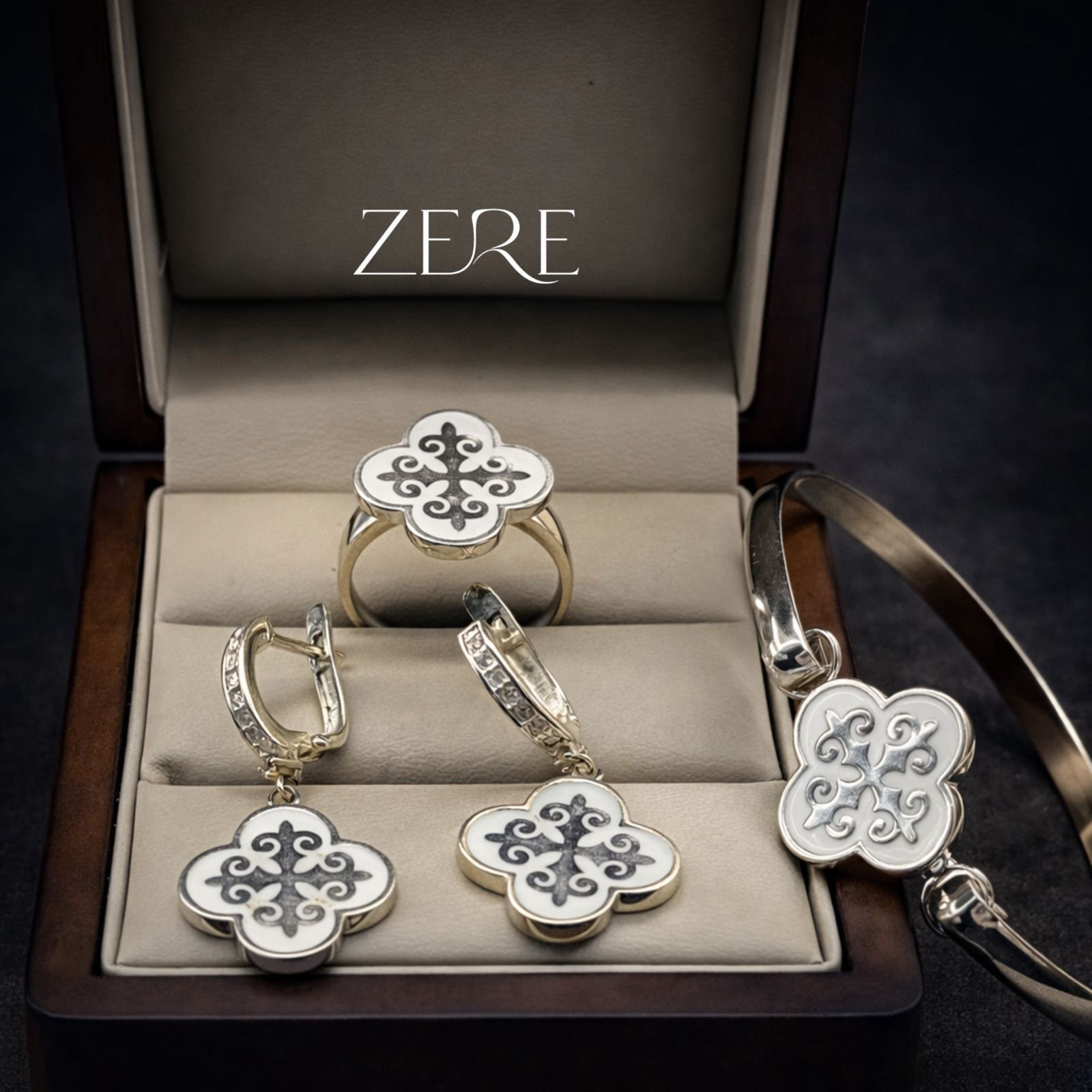 Комплект Zere ZR080425 серебро 20.4гр 18р купить,100300
