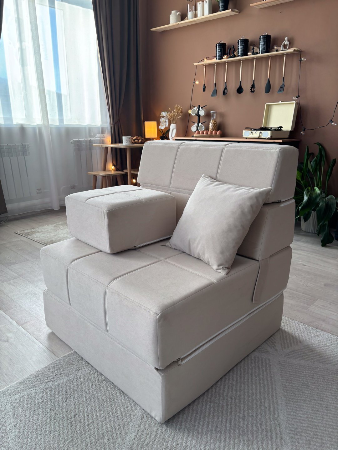 Бескаркасное кресло Marco mebel brand CUBes , обивка велюр, кремовый купить,NaN