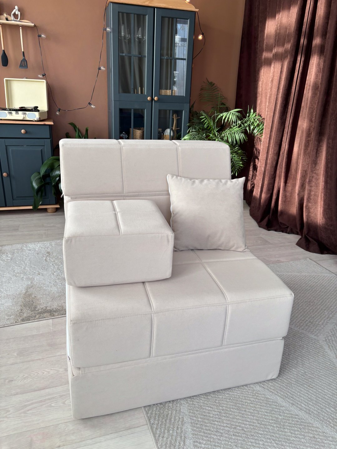 Бескаркасное кресло Marco mebel brand CUBes , обивка велюр, кремовый купить,NaN