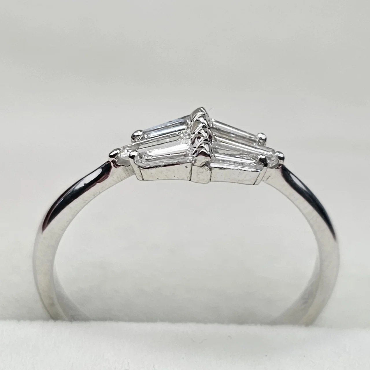Кольцо Deimantas 109857823 16,5р 1,8гр 0,37ct. купить,NaN