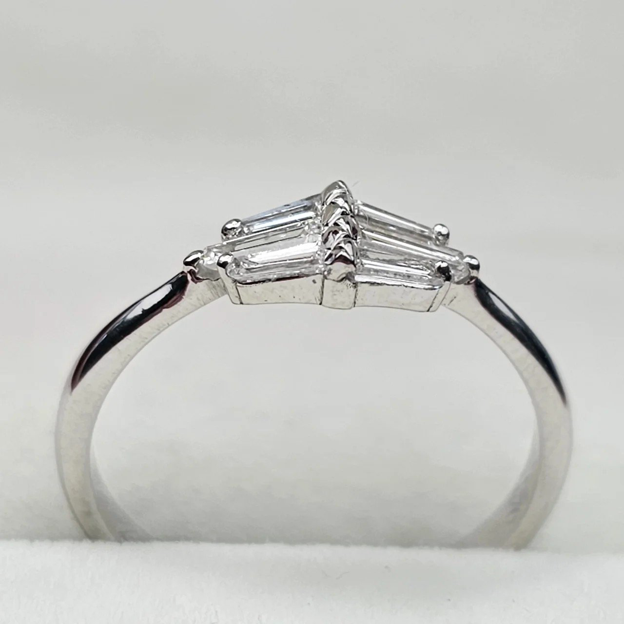 Кольцо Deimantas 109857823 16,5р 1,8гр 0,37ct. купить,NaN