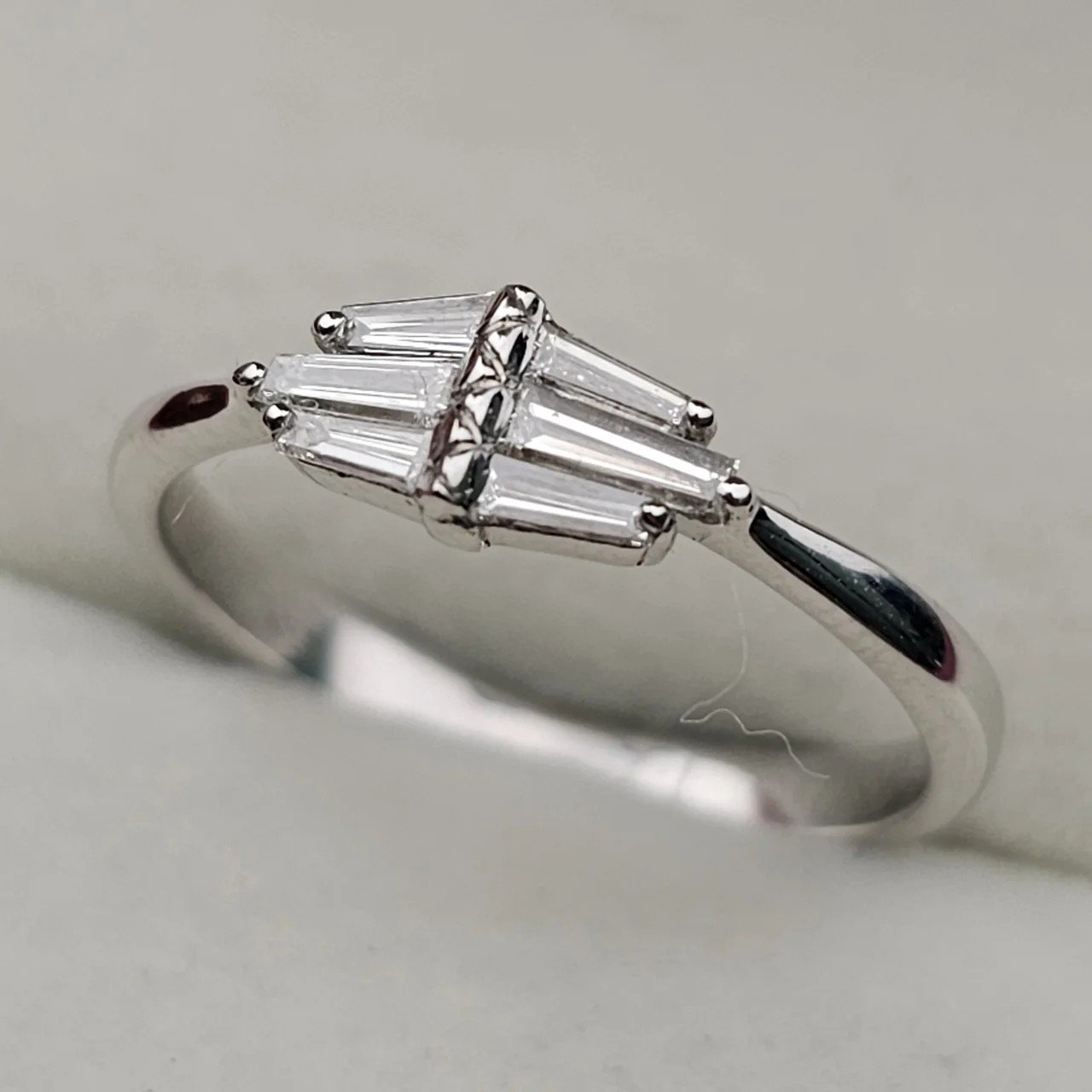 Кольцо Deimantas 109857823 16,5р 1,8гр 0,37ct. купить,NaN