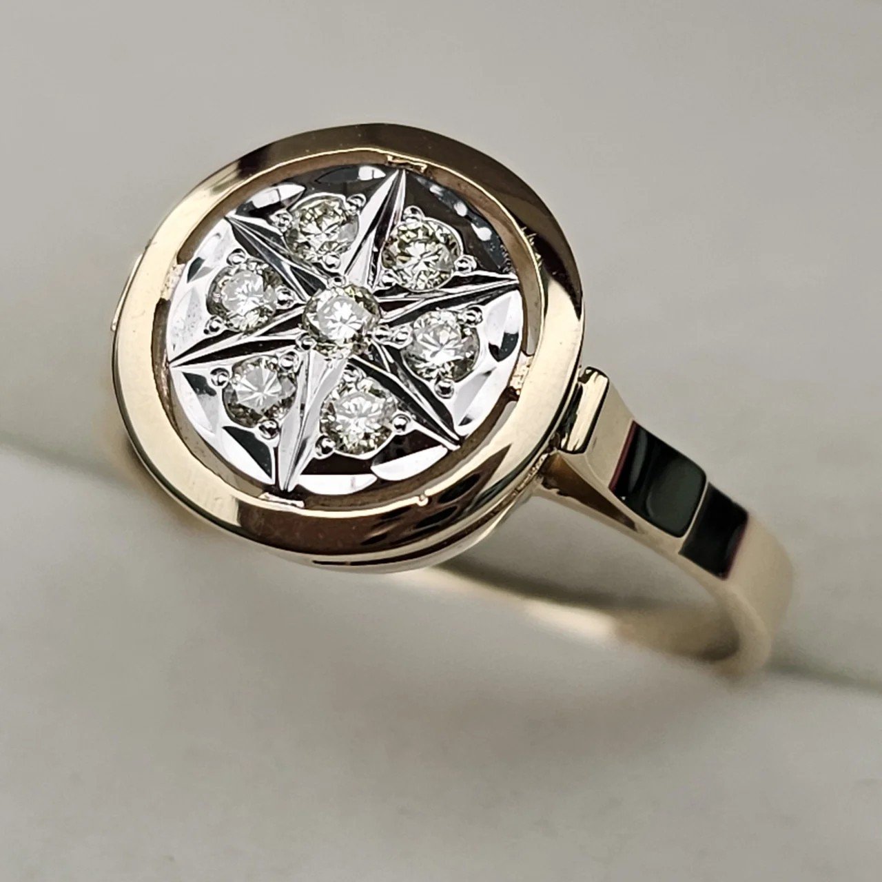 Кольцо Deimantas 109857760 18р 3,51гр 0,21ct. купить,NaN