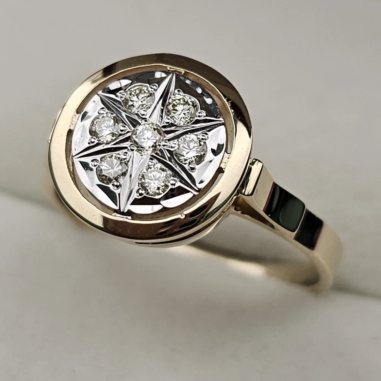 Кольцо Deimantas 109857760 18р 3,51гр 0,21ct. купить,NaN