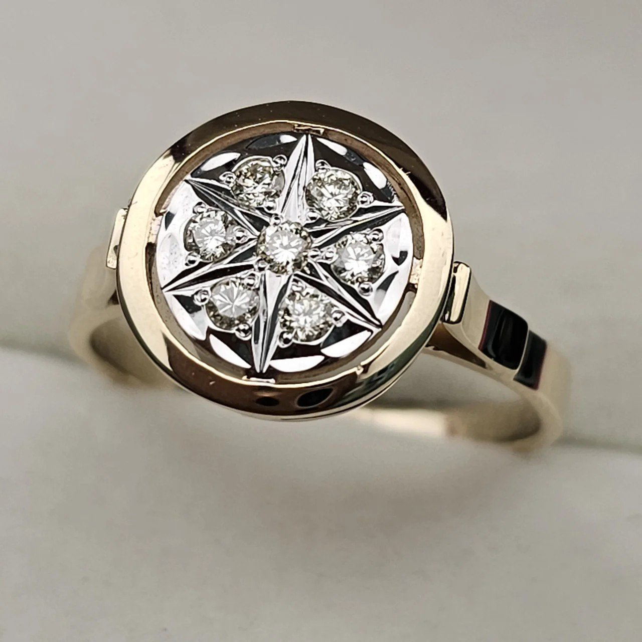 Кольцо Deimantas 109857760 18р 3,51гр 0,21ct. купить,NaN