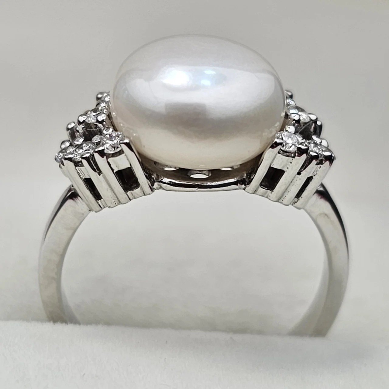 Кольцо Deimantas 109857521 18р 3,05гр 0,23ct. купить,NaN