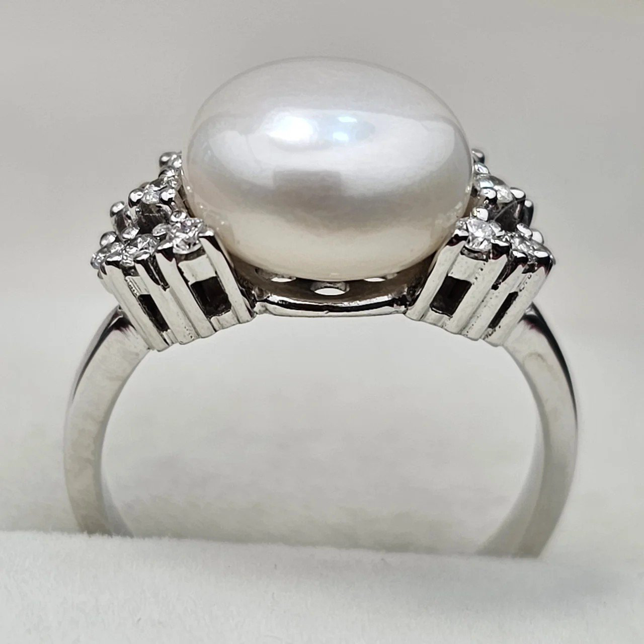 Кольцо Deimantas 109857521 18р 3,05гр 0,23ct. купить,NaN