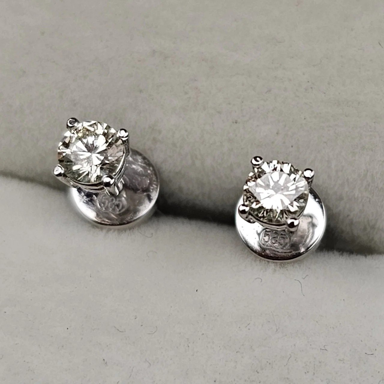 Серьги Deimantas 109892552 1,4гр 0,52ct. купить,NaN