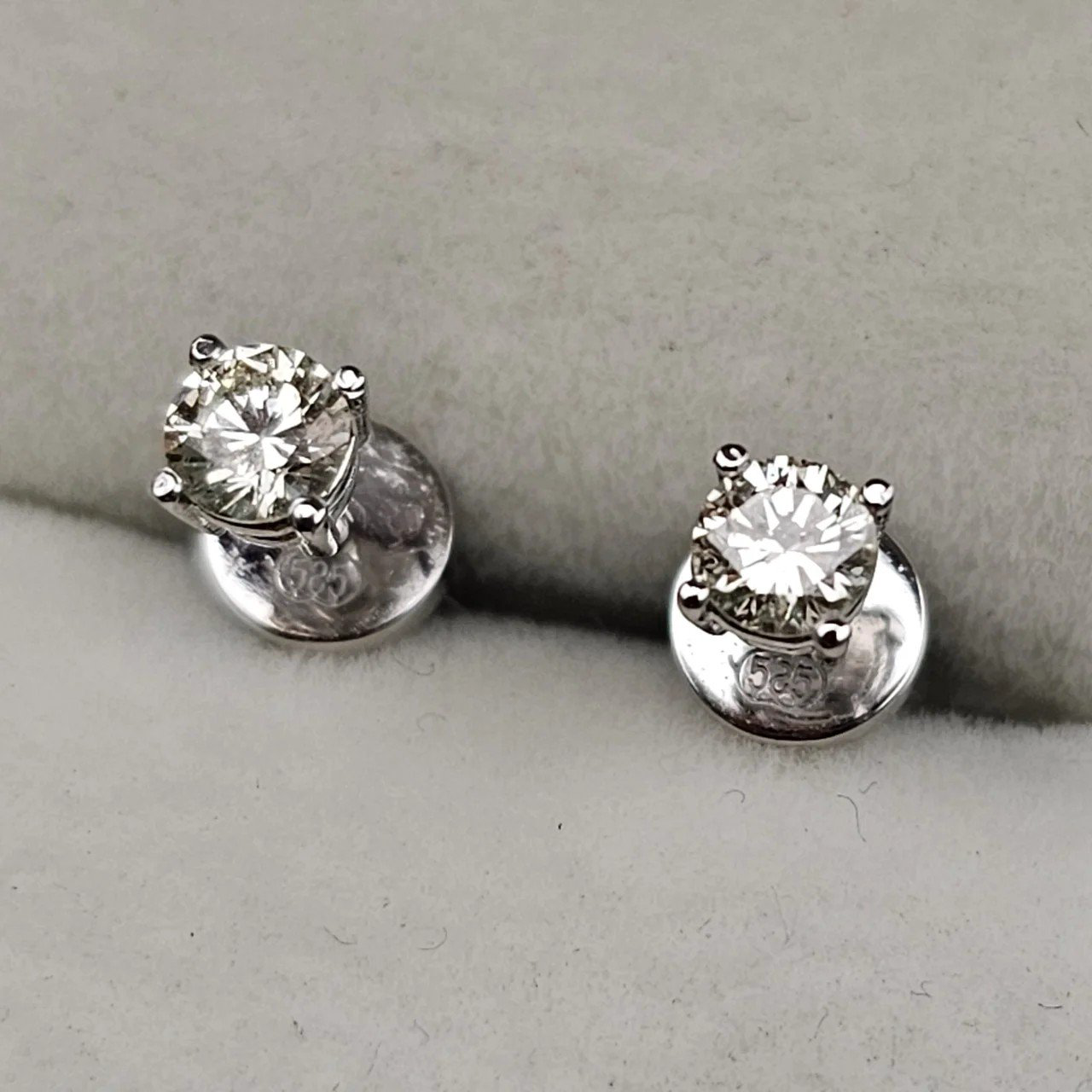Серьги Deimantas 109892552 1,4гр 0,52ct. купить,NaN
