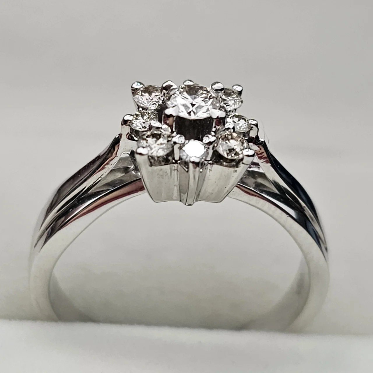 Кольцо Deimantas 109857569 18р 4,77гр 0,50ct. купить,NaN
