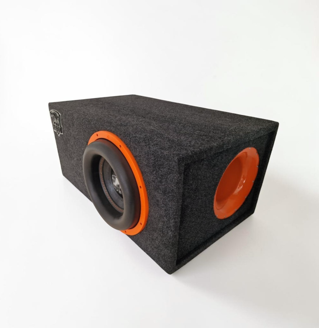 Сабвуфер DL Audio Gryphon PRO 12 V3 в корпусе с усилителем Barracuda 1.900