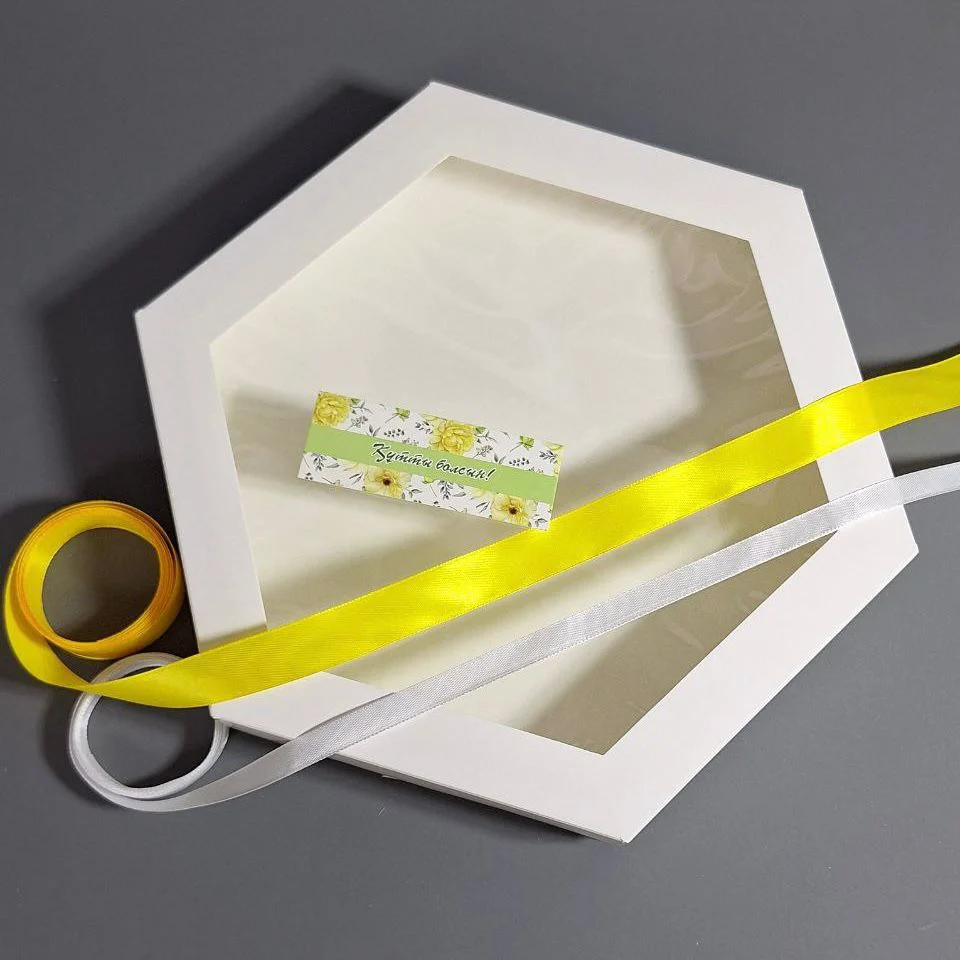 Подарочная упаковка Box.kz 19,5х19,5х5,5 см 2 ленты белая