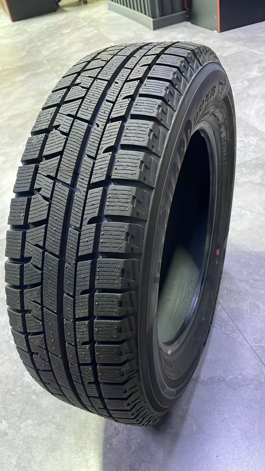 Yokohama IG70 215/55 R17 94 Q без шипов купить,NaN
