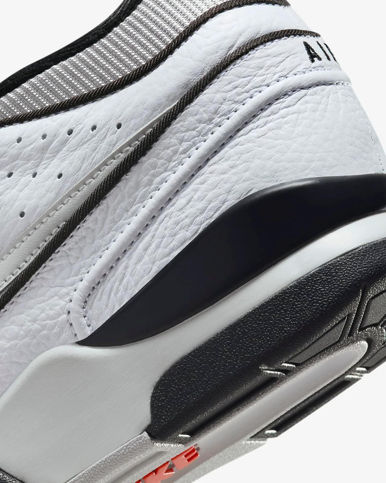 Кеды Nike DZ4627-101 Air Alpha Force 88 Low white 39.5 купить,NaN
