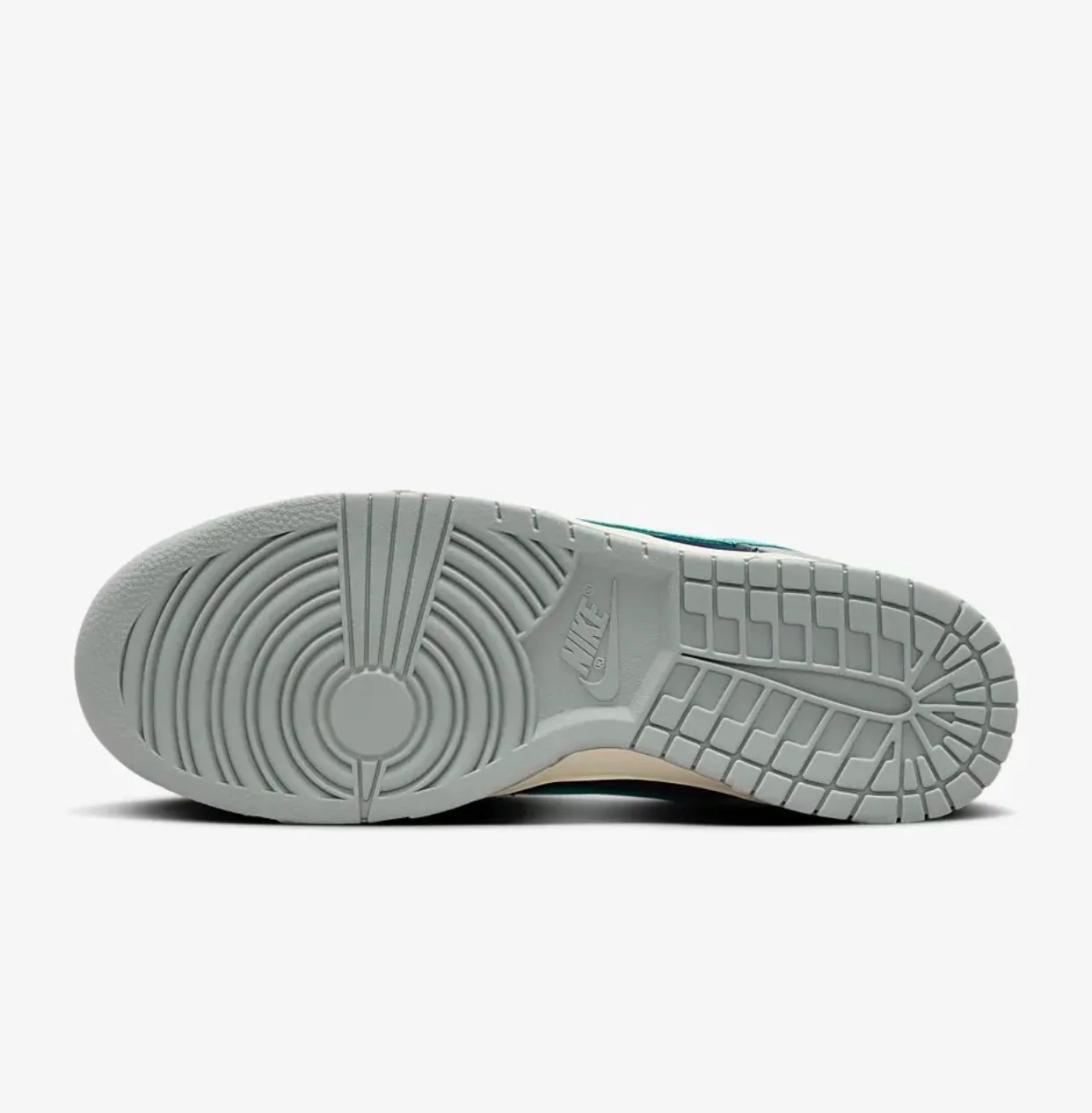 Кеды Nike Dunk Low Retro Premium FB8895-001 43 купить,NaN