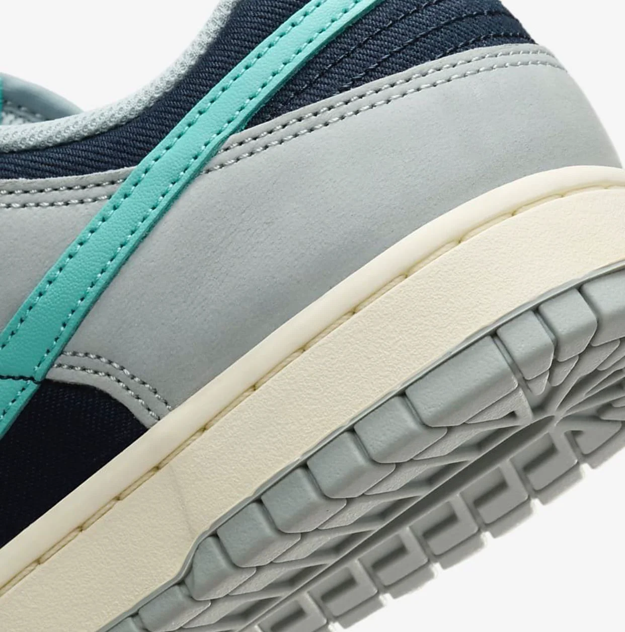 Кеды Nike Dunk Low Retro Premium FB8895-001 43 купить,NaN