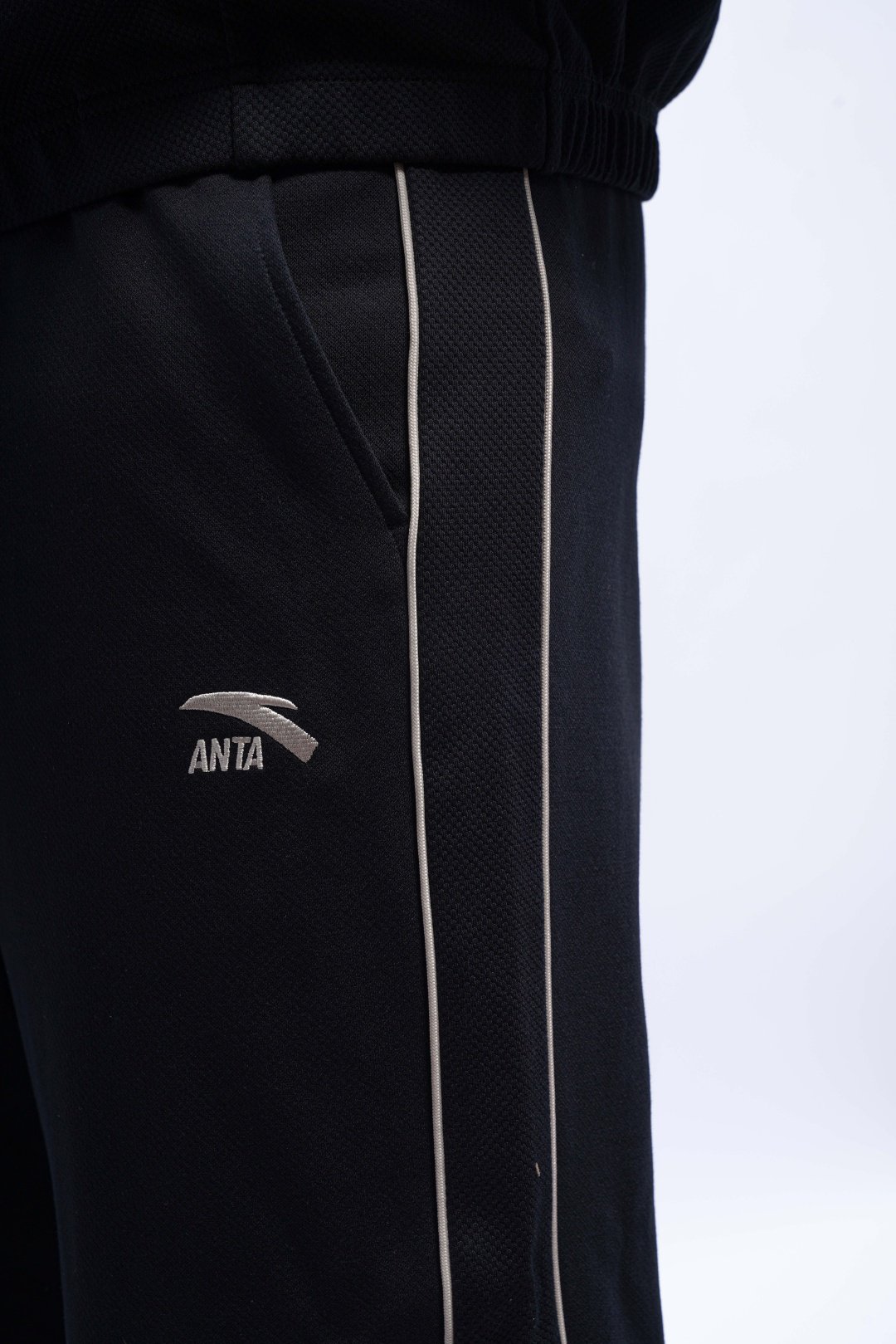 Спортивные брюки Anta черный