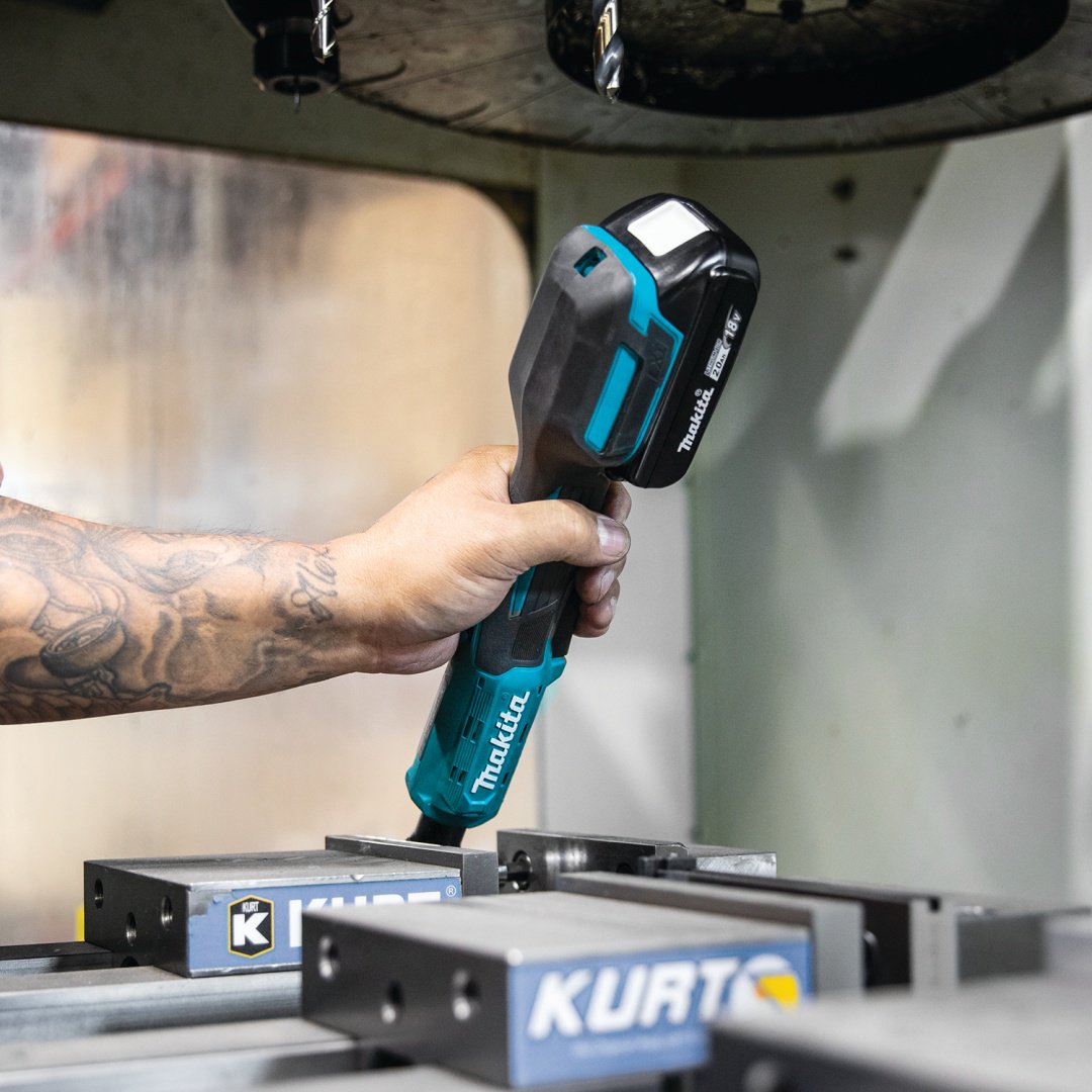 Makita гайковерт DWR180Z+191A25-2 (BL1830B+DC18RC) купить,NaN