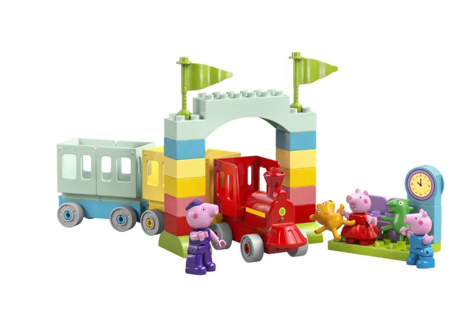 Конструктор Lego Поездка на поезде с дедушкой Свином DUPLO 10466