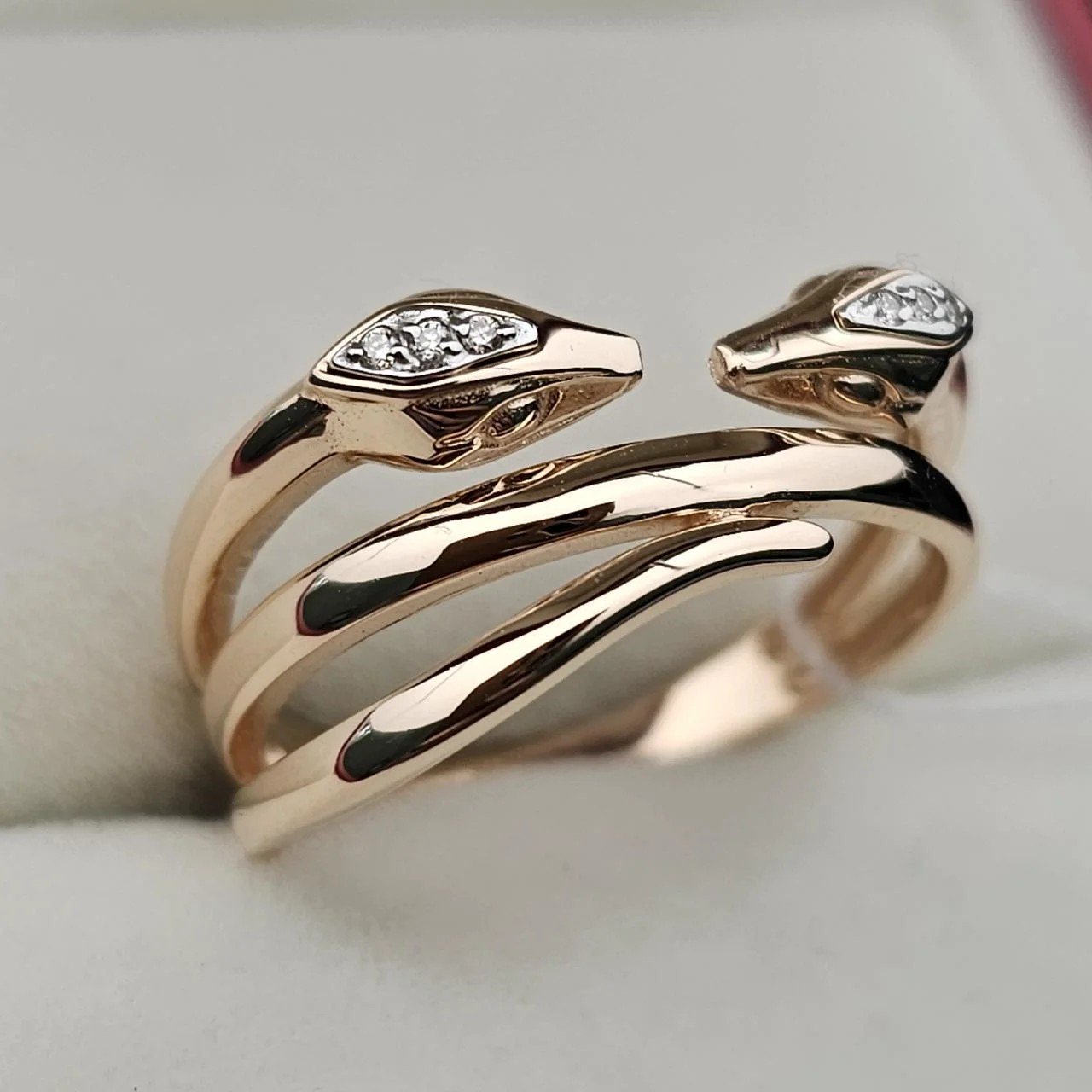 Кольцо Deimantas 110201475 18р 3,67гр 0,03ct. купить,NaN