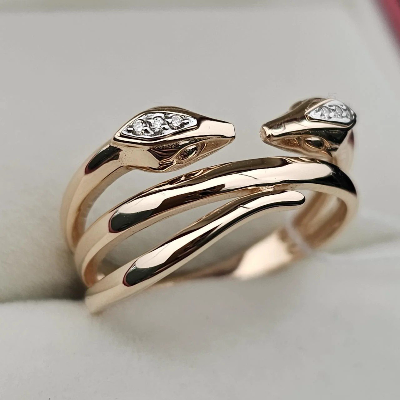 Кольцо Deimantas 110201475 18р 3,67гр 0,03ct. купить,NaN