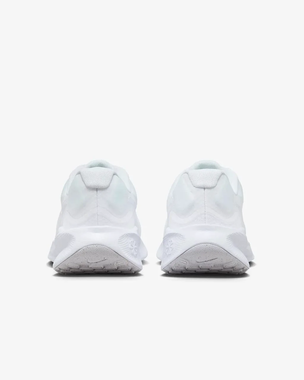 Кроссовки Nike FB2208-100 Nike Revolution 7 white 37.5