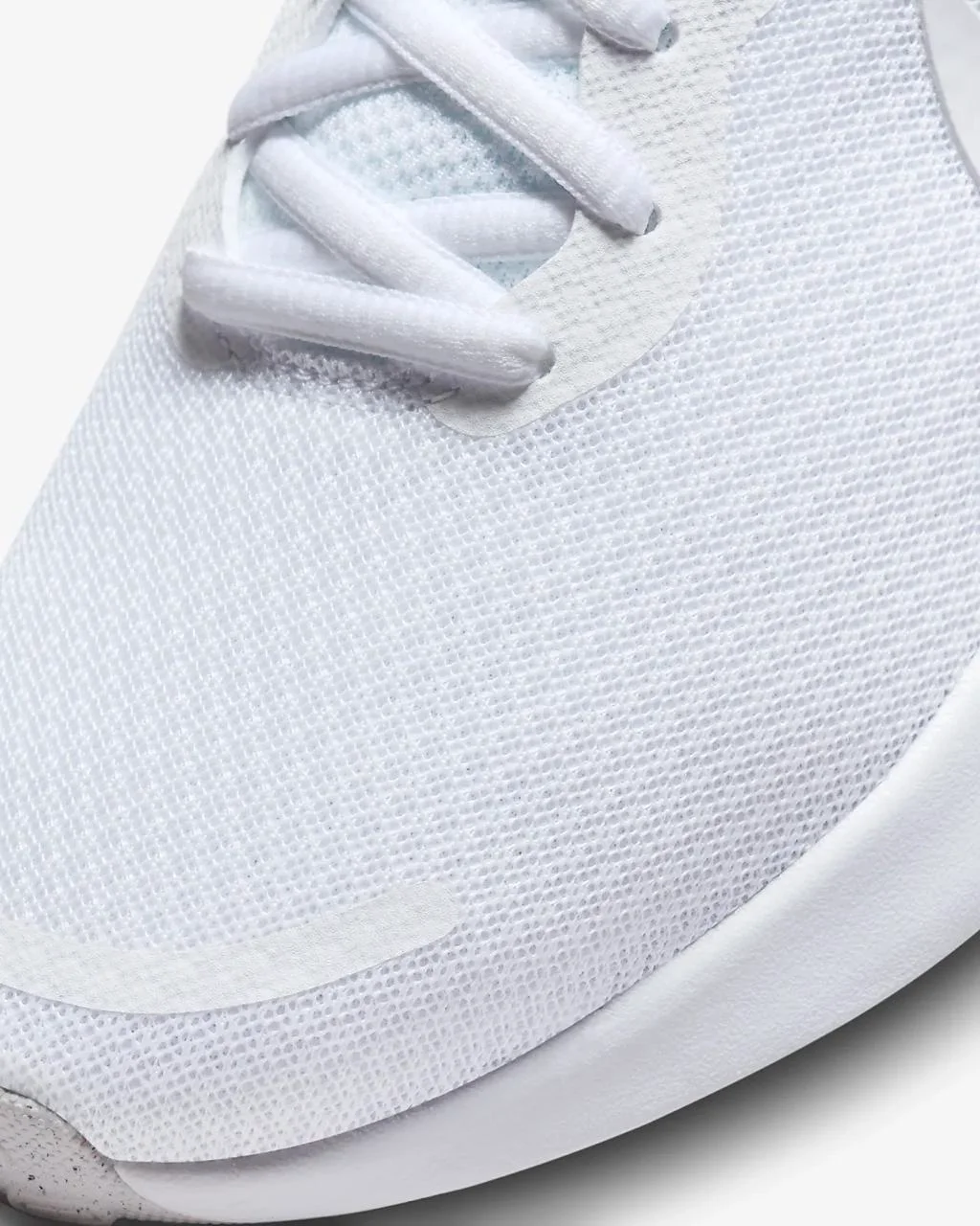 Кроссовки Nike FB2208-100 Nike Revolution 7 white 37.5