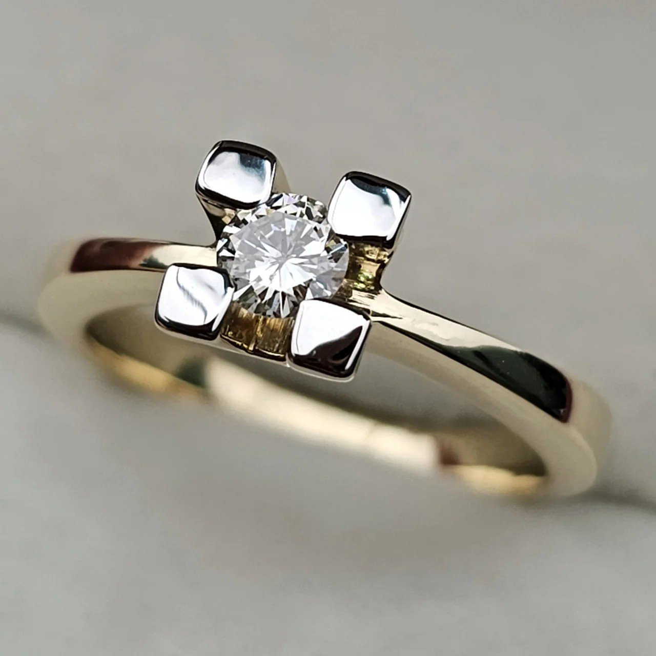 Кольцо Deimantas 110125470 16,5р 0,22ct. купить,NaN