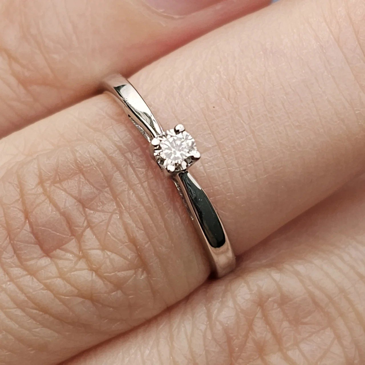 Кольцо Deimantas 110125454 16р 0,1ct. купить,NaN