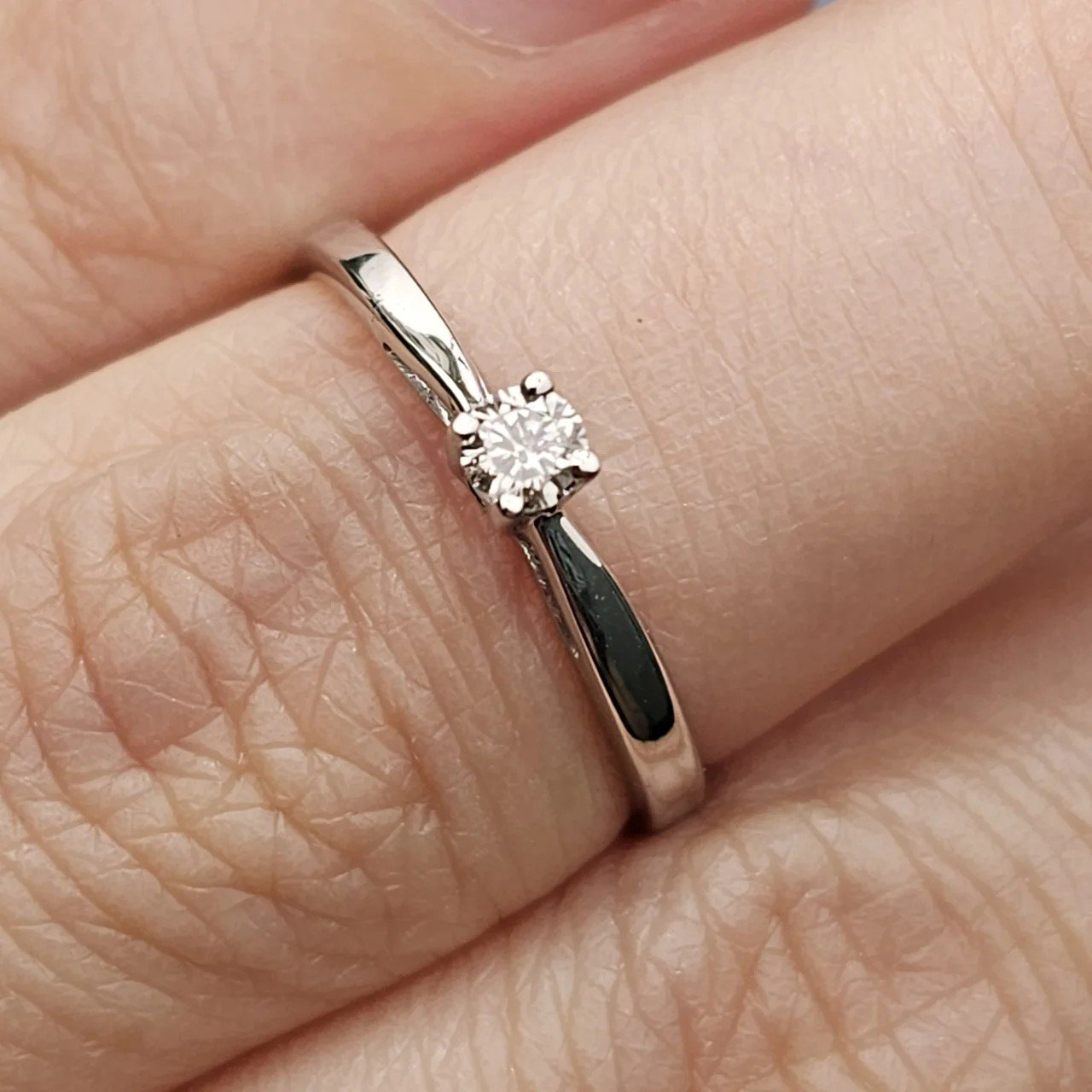 Кольцо Deimantas 110125454 16р 0,1ct. купить,NaN