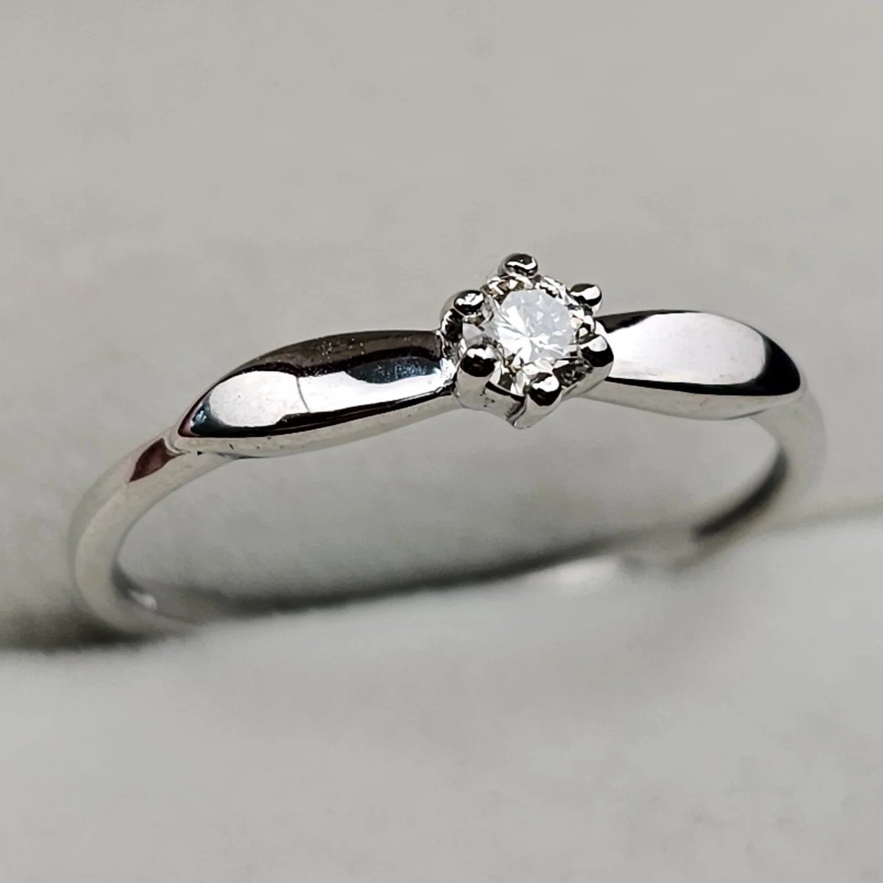 Кольцо Deimantas 110125456 16,5р 0,1ct. купить,NaN