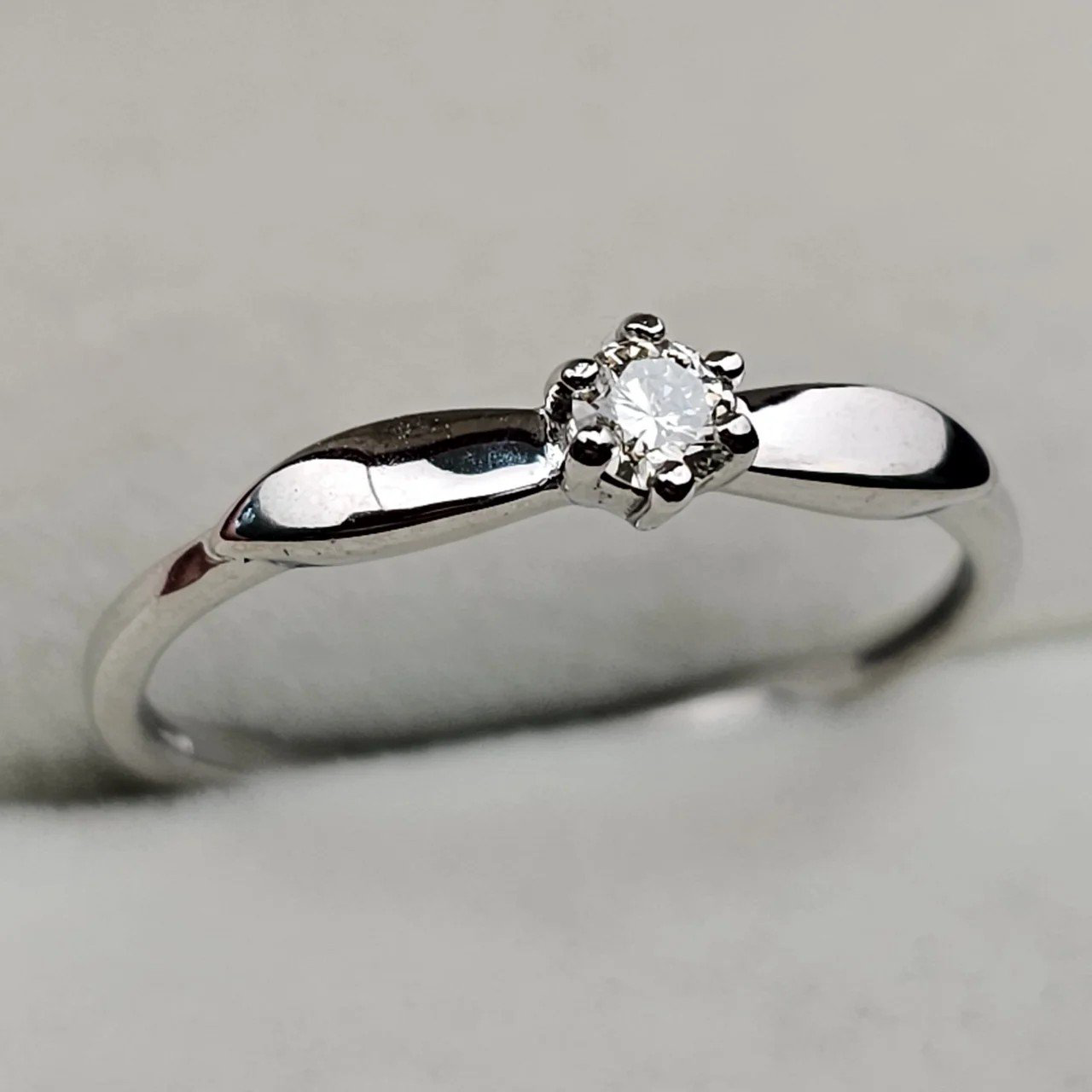 Кольцо Deimantas 110125456 16,5р 0,1ct. купить,NaN