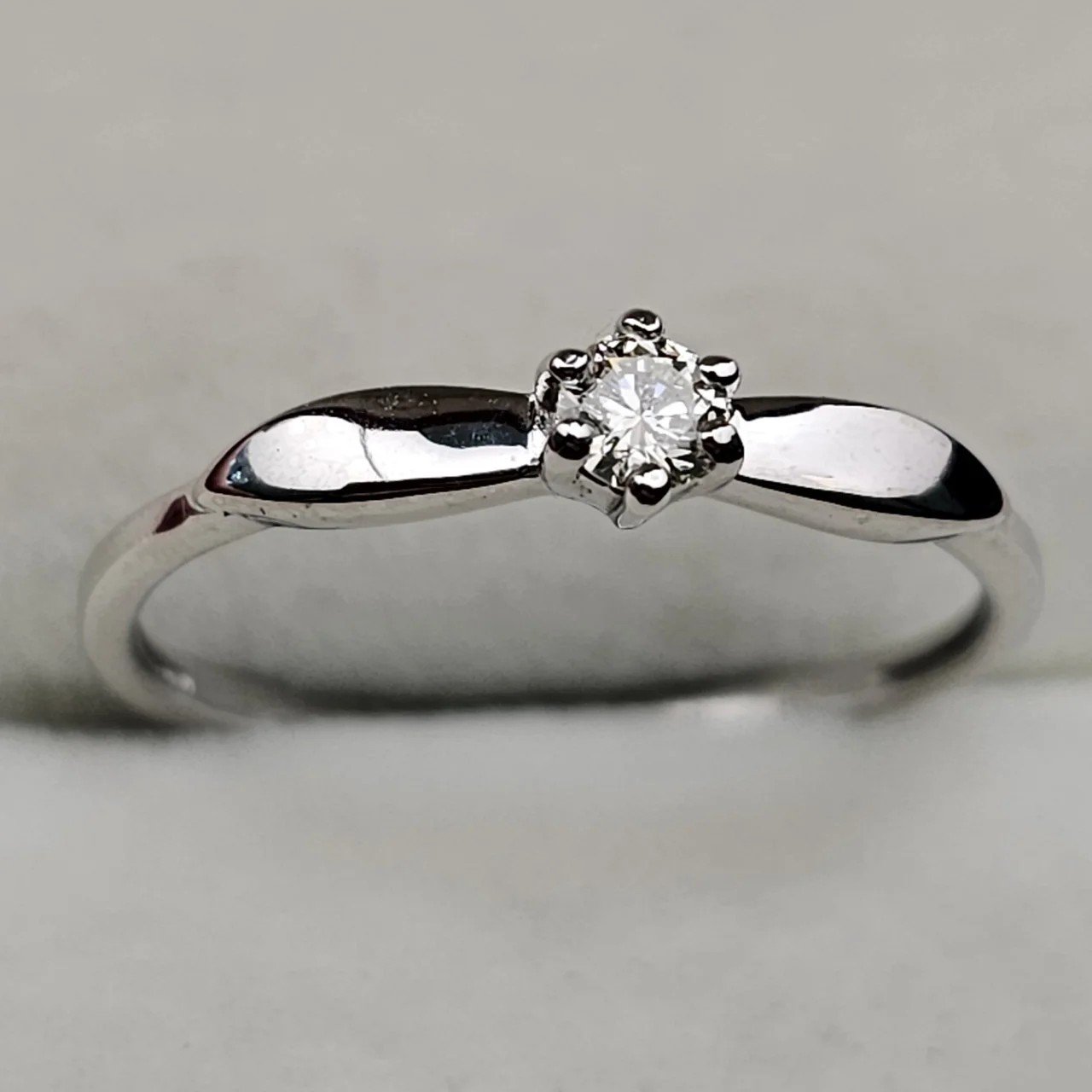 Кольцо Deimantas 110125456 16,5р 0,1ct. купить,NaN