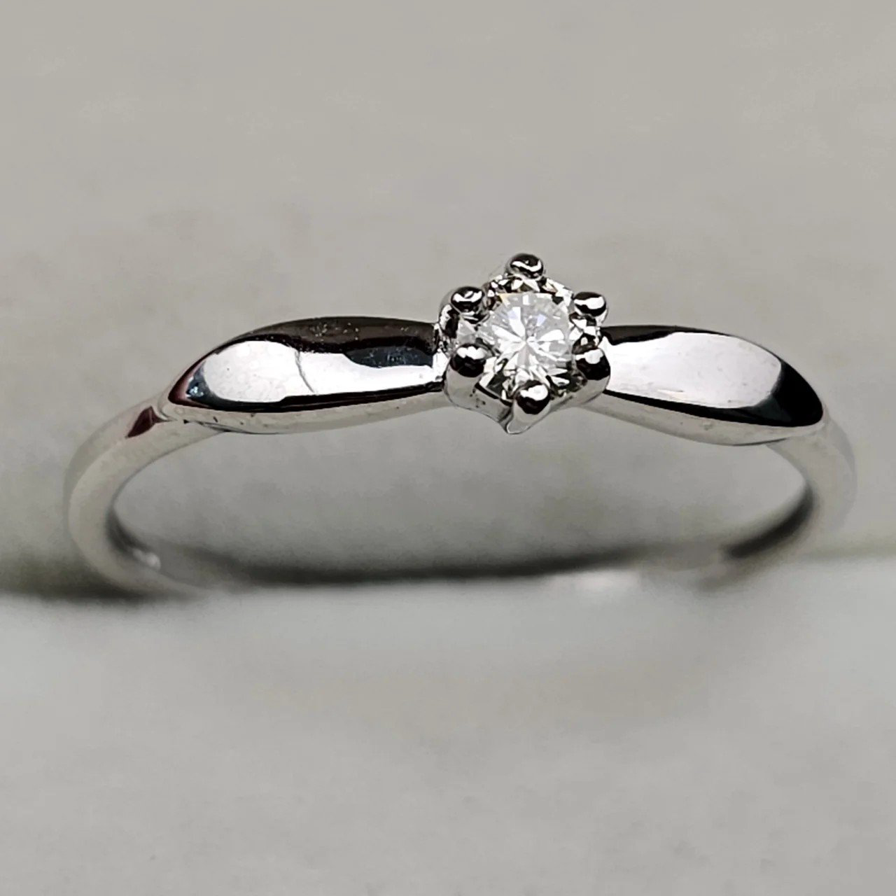 Кольцо Deimantas 110125456 16,5р 0,1ct. купить,NaN
