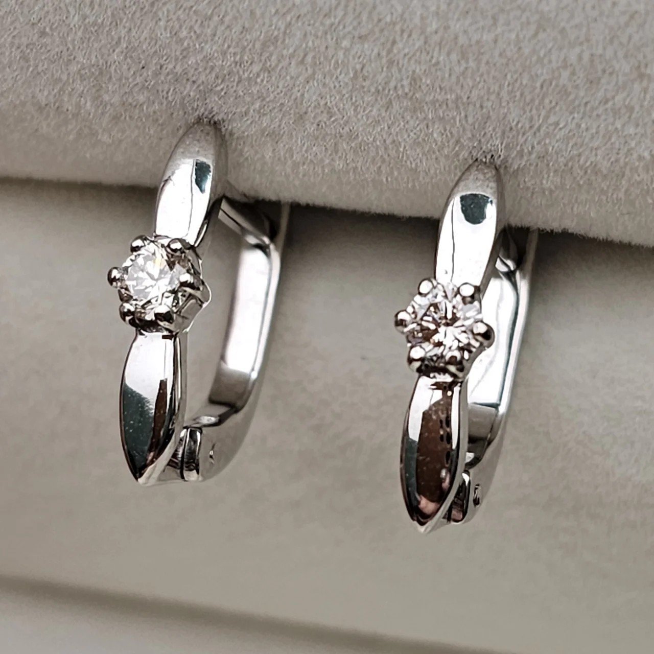 Серьги Deimantas 110125560 2,42гр 0,215ct. купить,NaN