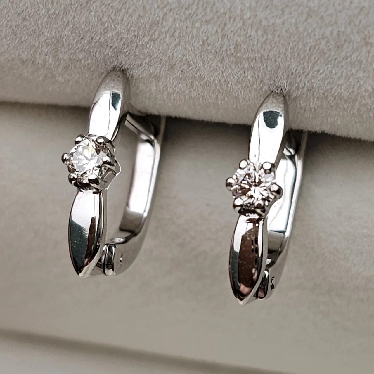 Серьги Deimantas 110125560 2,42гр 0,215ct. купить,NaN