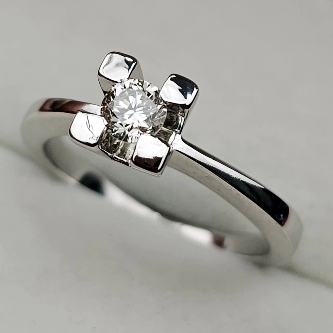 Кольцо Deimantas 110125444 17р 0,28ct. купить,NaN