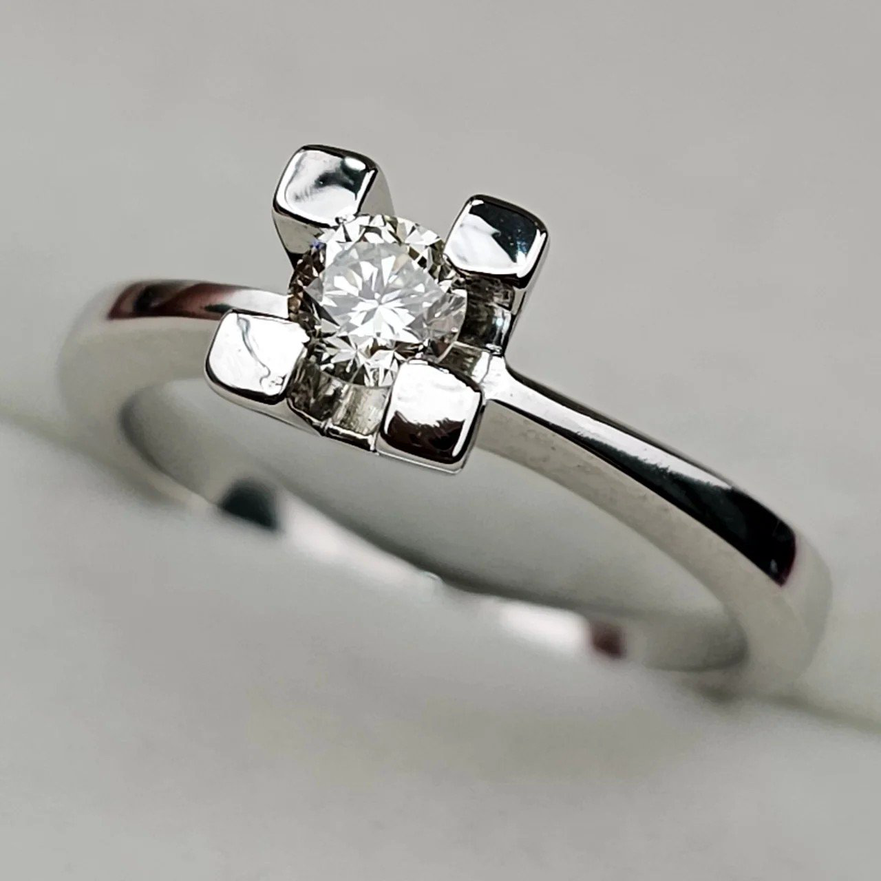 Кольцо Deimantas 110125444 17р 0,28ct. купить,NaN