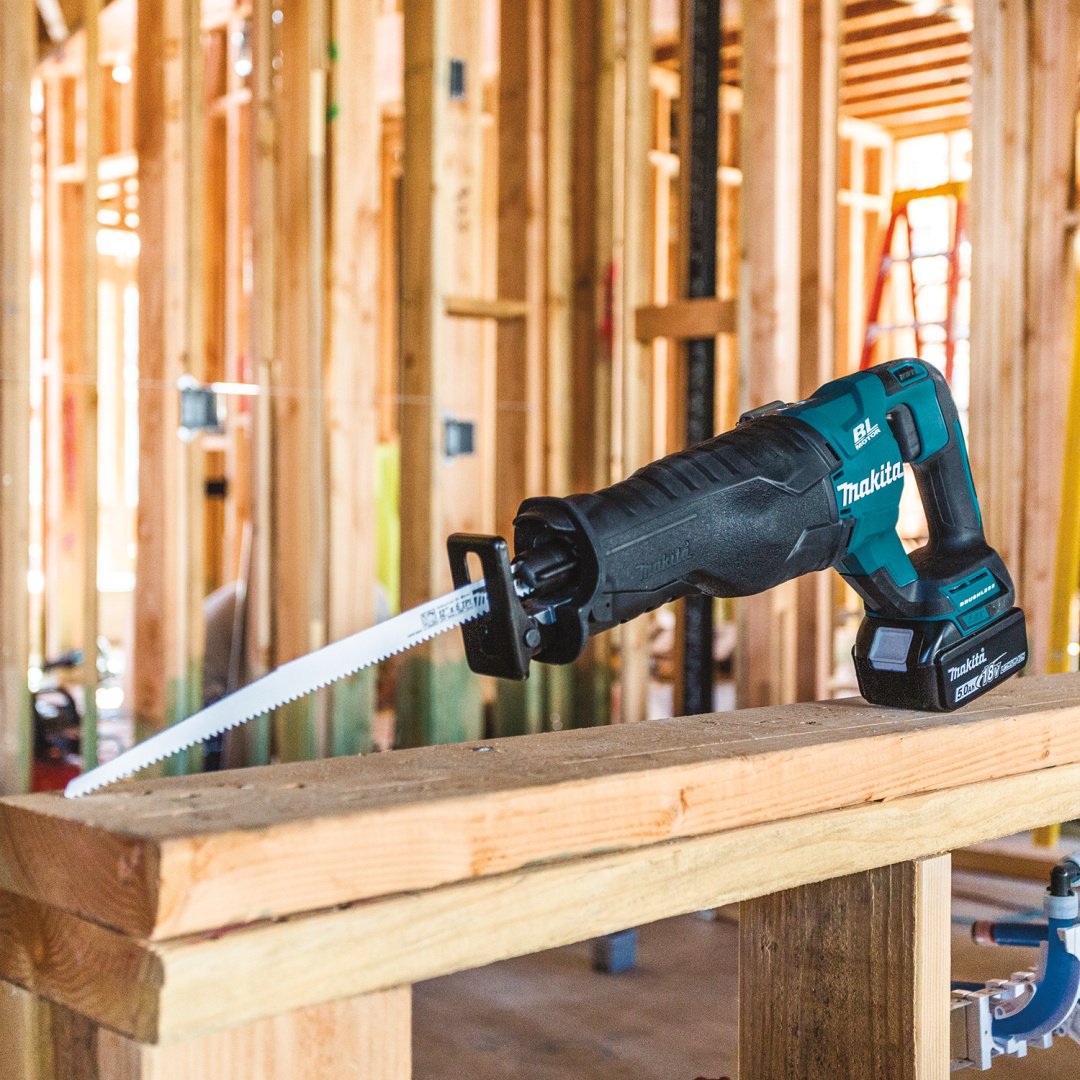 Сабельная пила Makita DJR187Z (набор) купить,NaN