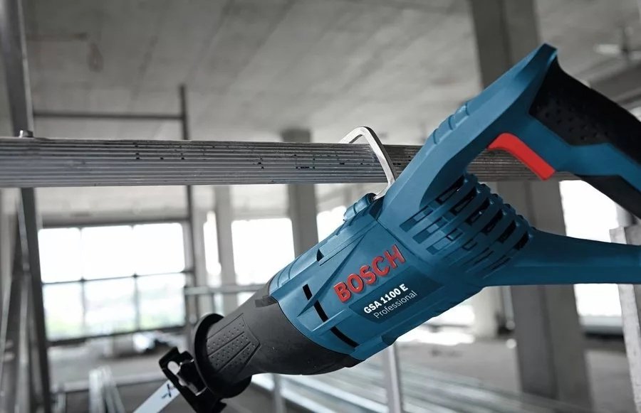 Сабельная пила Bosch GSA 1100 E 060164C800 купить,NaN
