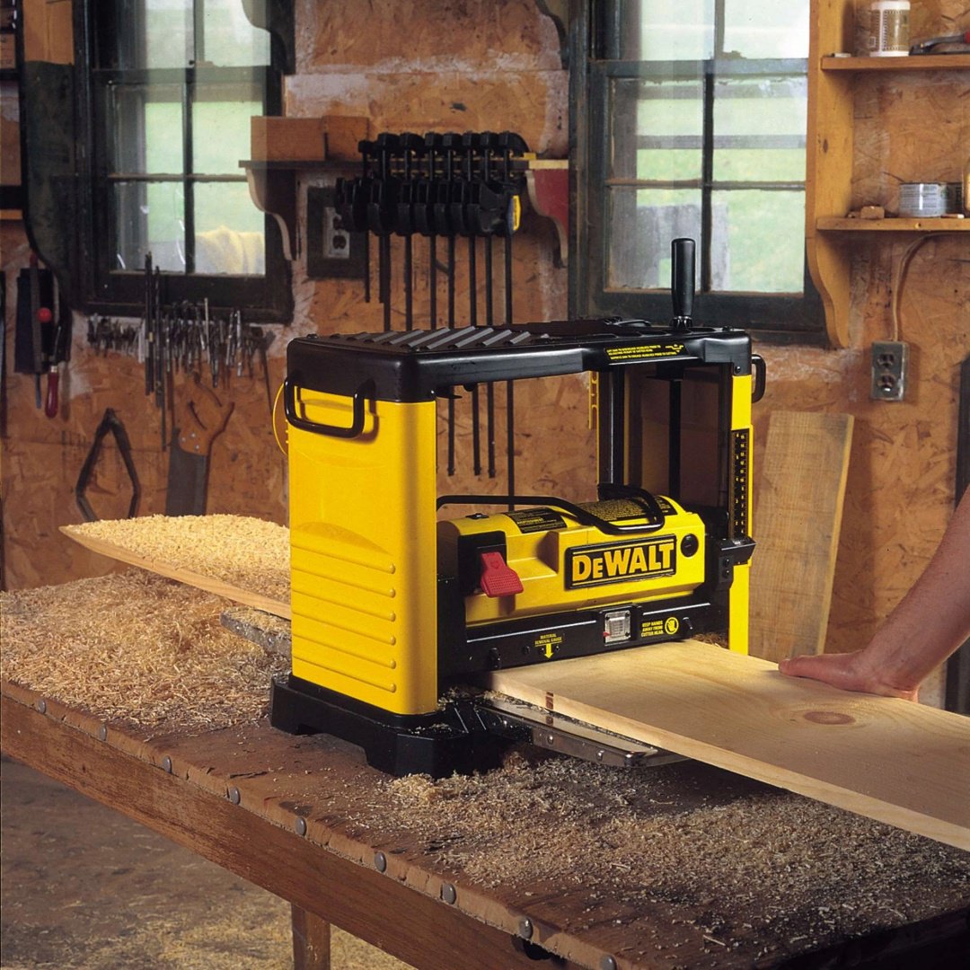 Рейсмусовый станок DeWALT DW733
