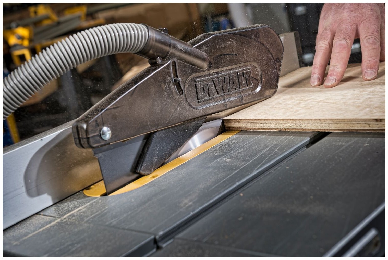 Пильный диск по дереву DeWALT DT4282, 250x30 мм, 96Т