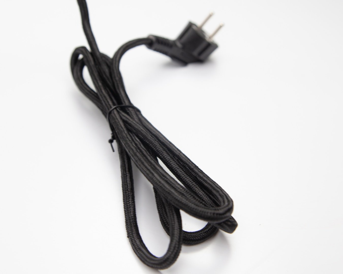 Утюг KONKA LDYD-2401(WE)-K черный купить,13990