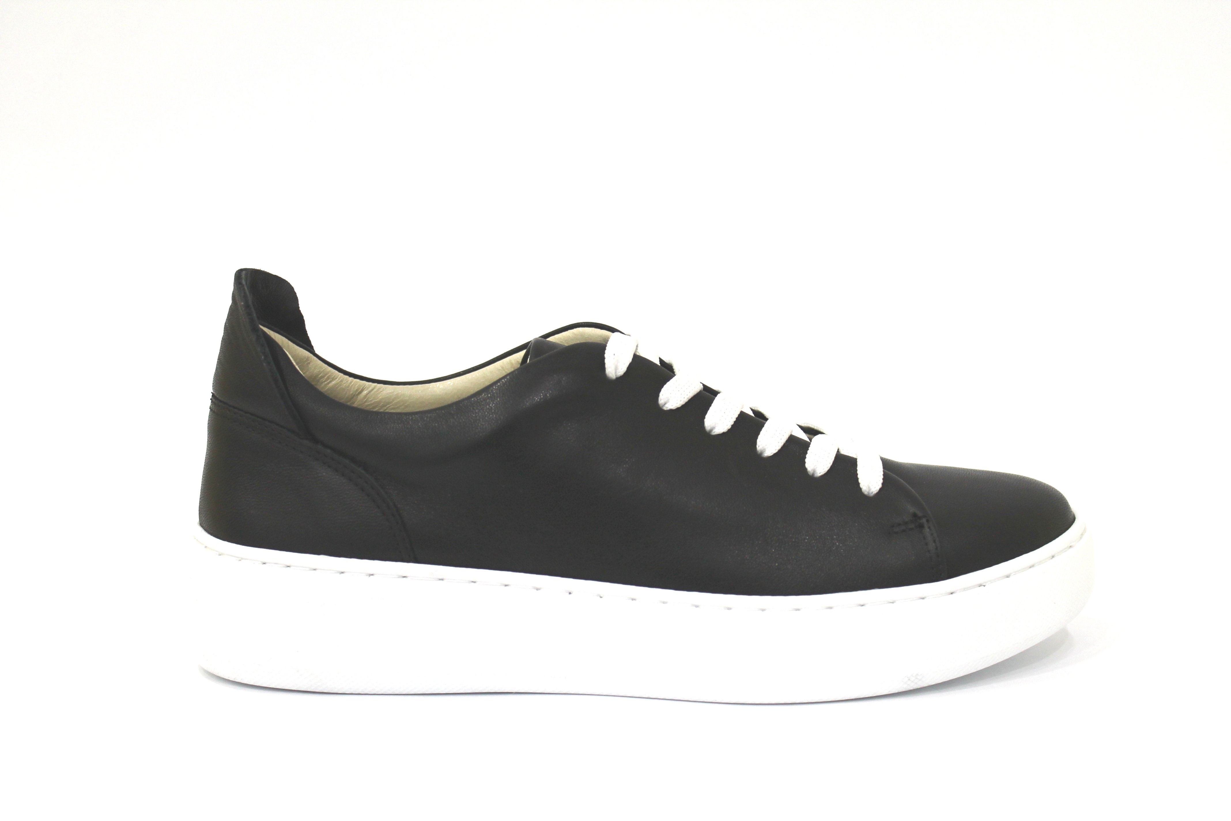 Кеды WOT'S WF574 Black 38 купить,NaN