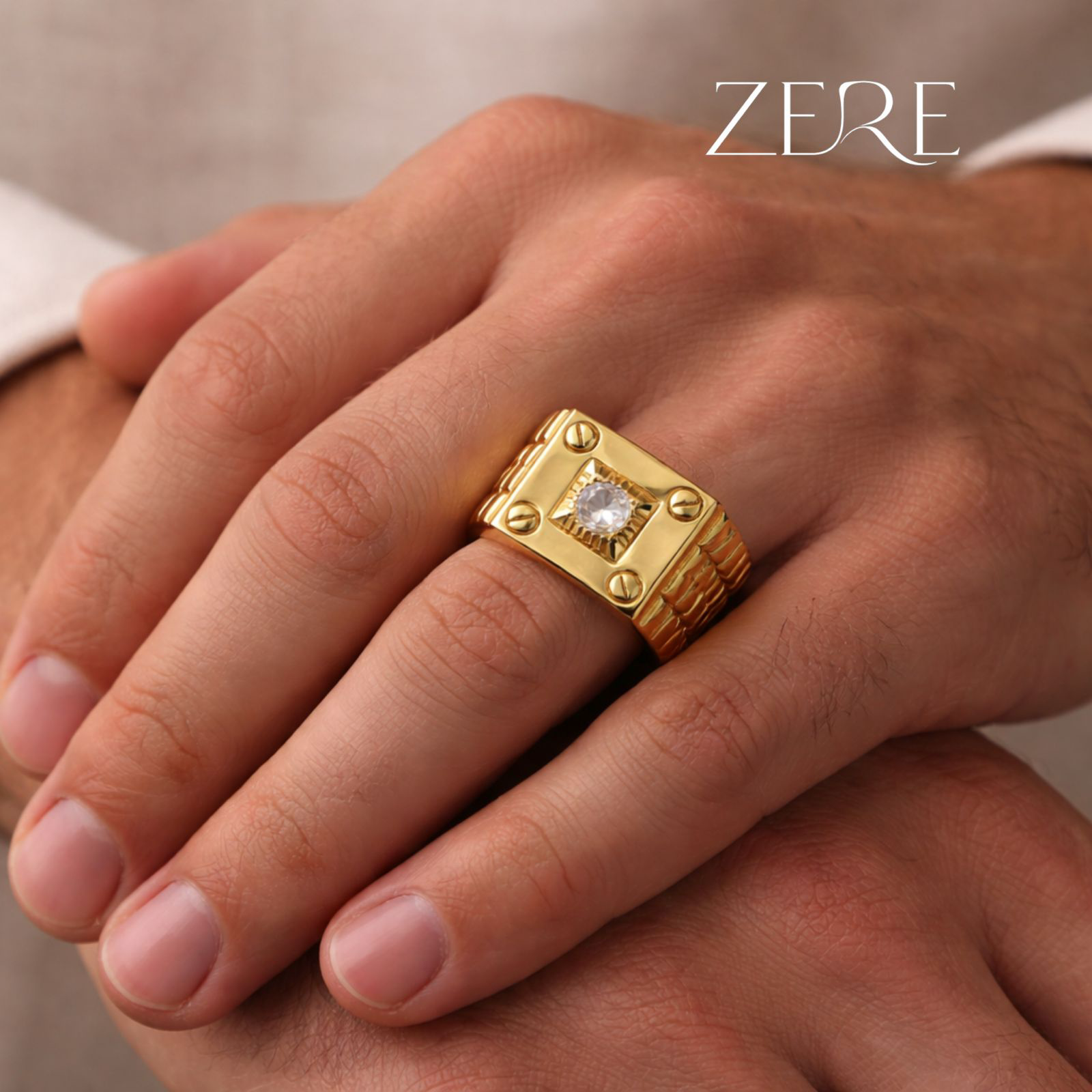 Печатка Zere с индустриальным дизайном и центральным камнем 20.5р 6.13гр купить,509050