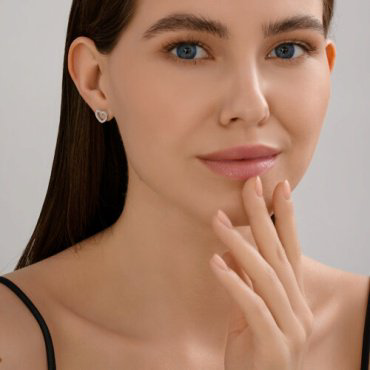 Пусеты Diamant 94-122-02257-1 вес 1.73 г серебро, фианит купить,NaN